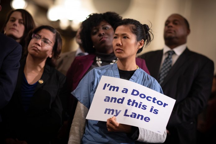 New Videos Help Doctors Protect Patients During Gun Sale Surge